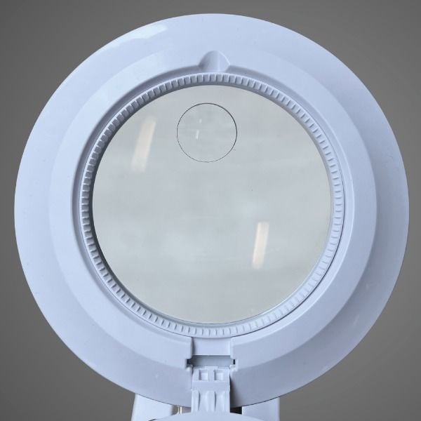 Flexi Masaüstü Büyüteç | Ayarlanabilir Kademeli Led Aydınlatmalı