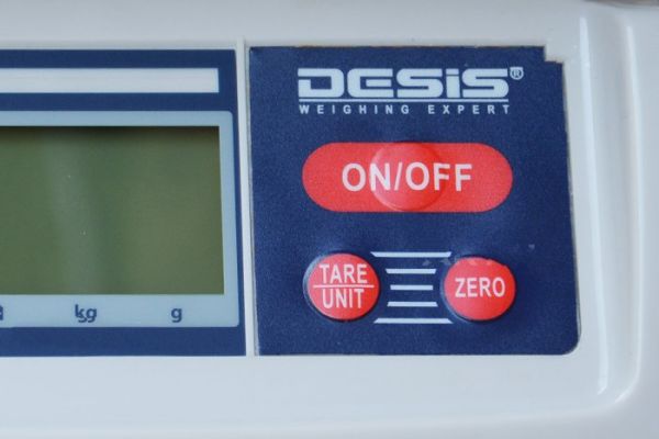 Desis 1E-6T28 Tek Ekranlı Dijital Terazi 6KG